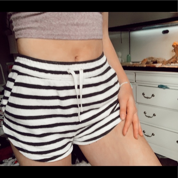 H&M striped shorts - Picture 1 of 2